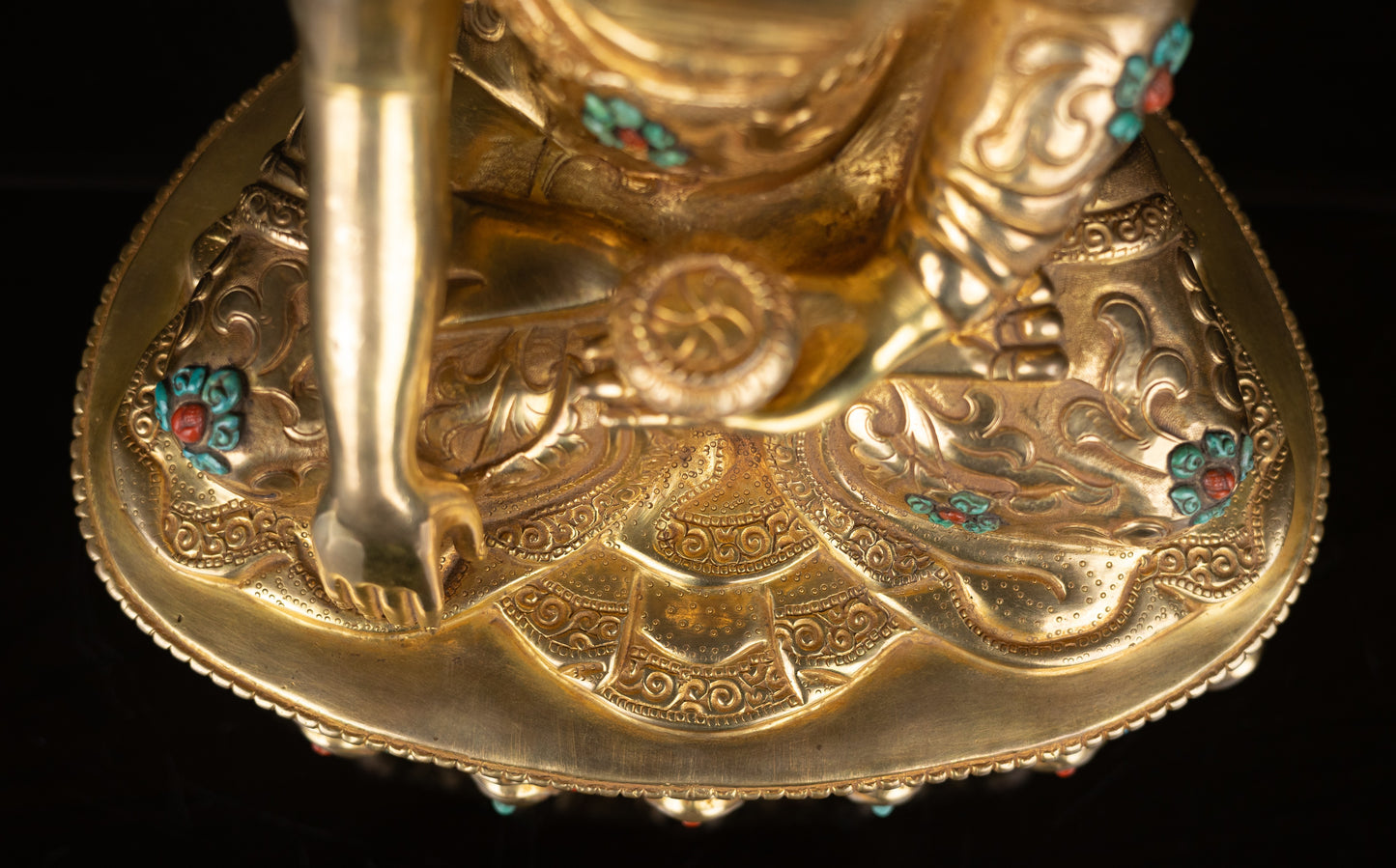 Tibetan Buddhism Gold Face Lord Shakyamuni Buddha Shakya Thubp Hand Craved Gold-Plated Coral Turquoise Stone Copper Statue Sculpture Figure