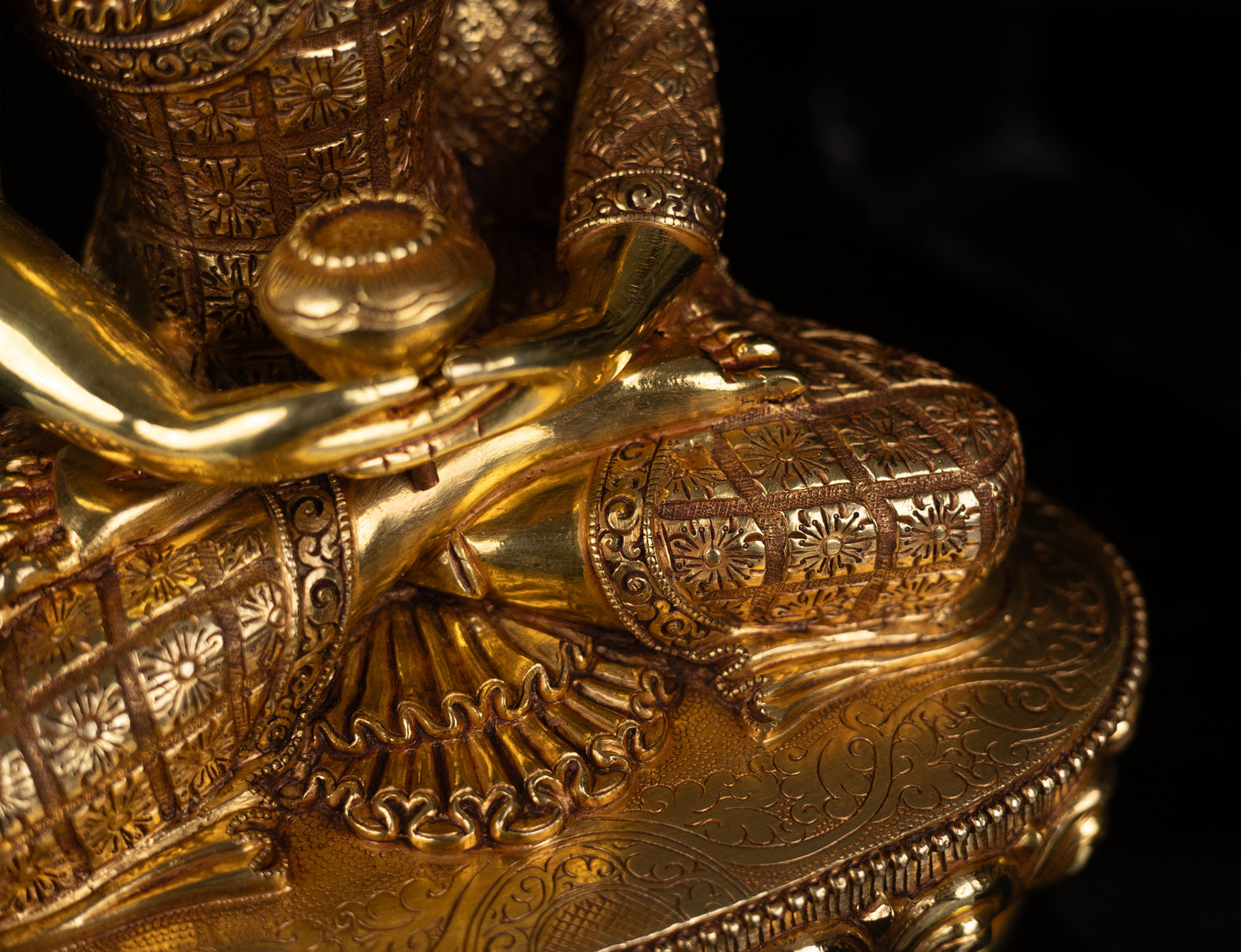 Tibetan Buddhism Gold Face Lord Shakyamuni Buddha Shakya Hand Craved Gold-Plated Copper Statue Sculpture Figure Nepal free
