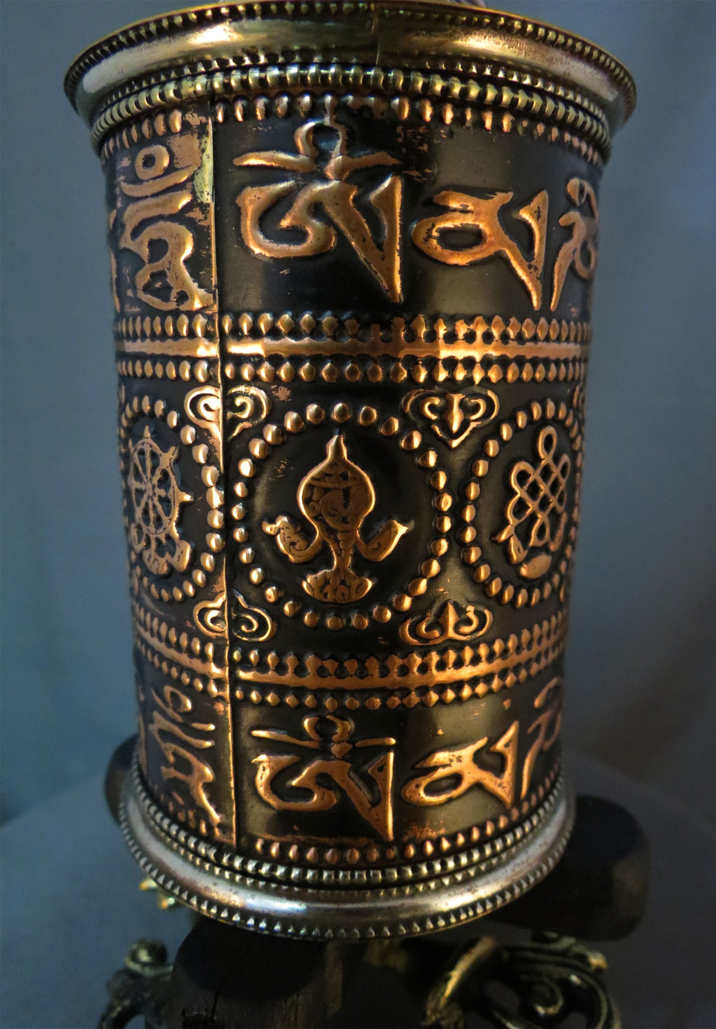 Tibetan Buddhism 8 Auspicious Sign Om Mani Padme Hum Mantra Copper Oxide Handmade Prayer Wheel free