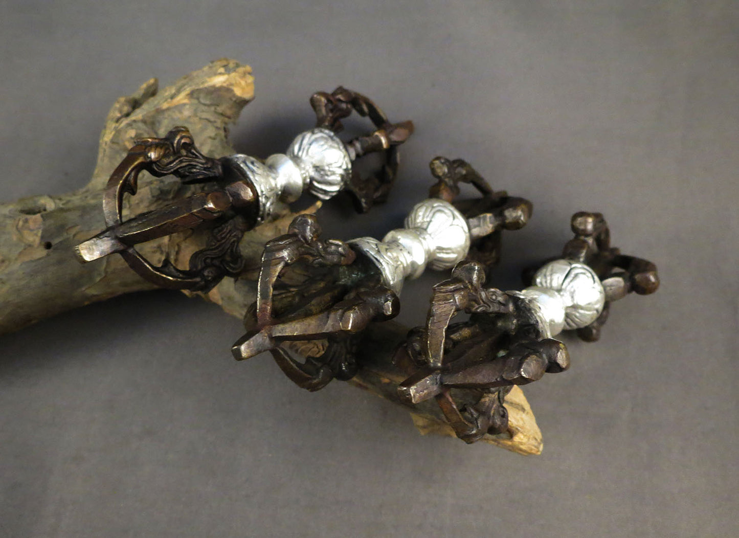 Tibetan Buddhism Ritual Altar Silver Oxide 3 Pcs Brass Vajra/Dorje Thunderbolt Nepal free