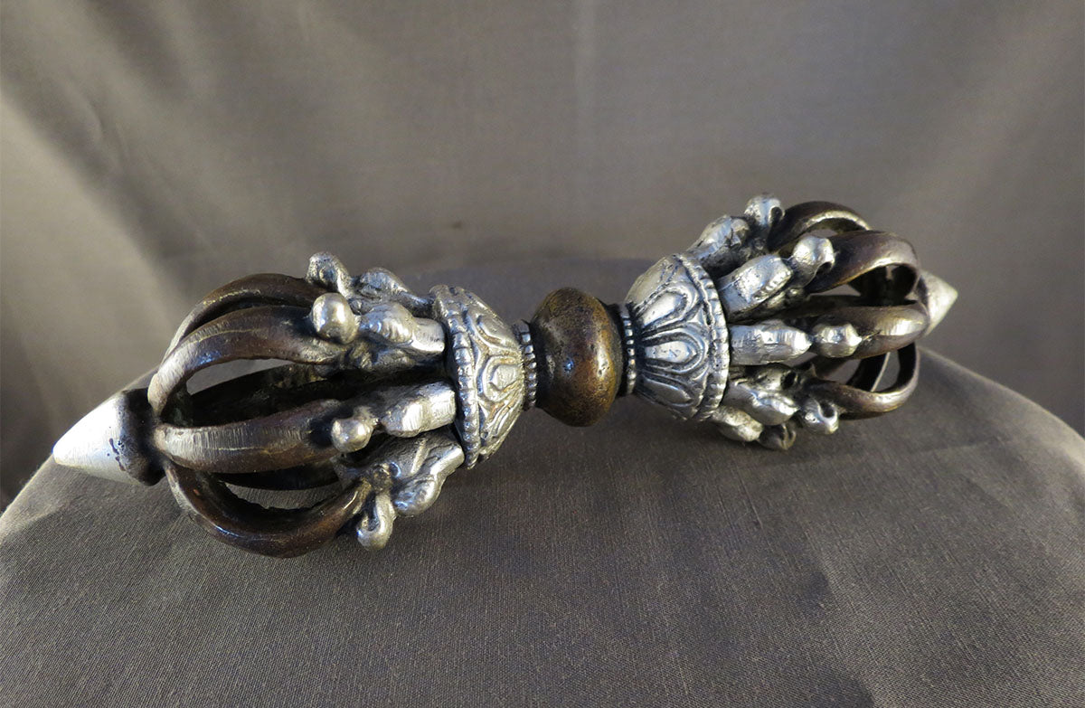 Tibetan Buddhism Ritual Spiritual Tantric Altar Tools Shrines Silver Oxide Brass Double Dorje/Vajra Thunderbolt Gift Nepal free