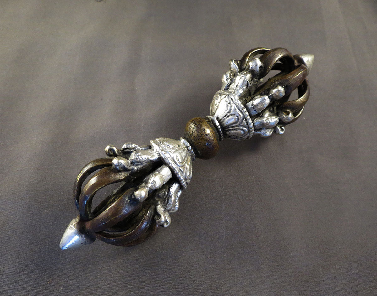 Tibetan Buddhism Ritual Spiritual Tantric Altar Tools Shrines Silver Oxide Brass Double Dorje/Vajra Thunderbolt Gift Nepal free