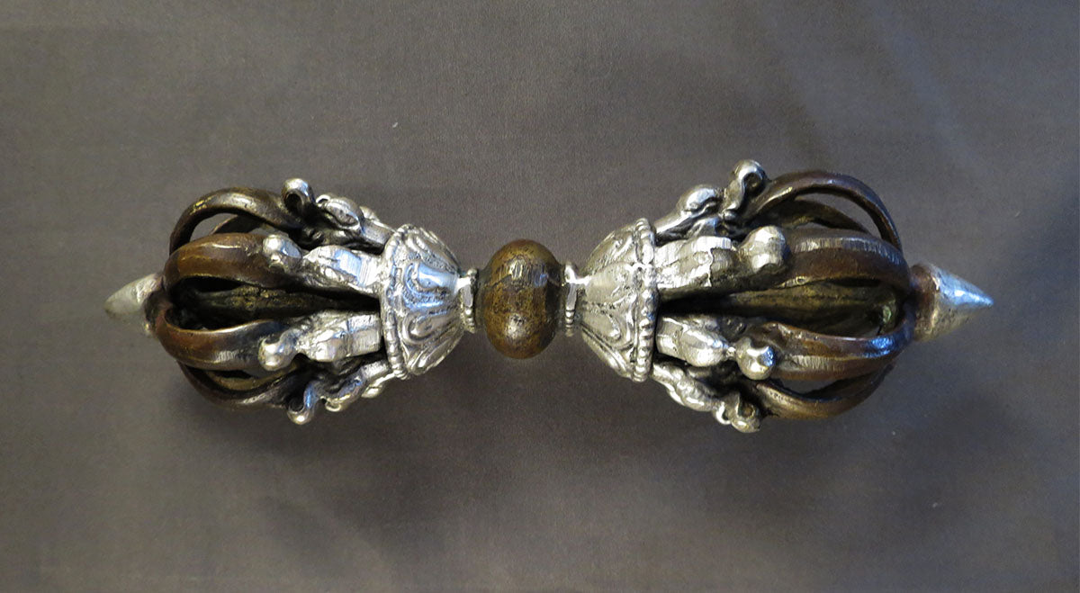 Tibetan Buddhism Ritual Spiritual Tantric Altar Tools Shrines Silver Oxide Brass Double Dorje/Vajra Thunderbolt Gift Nepal free