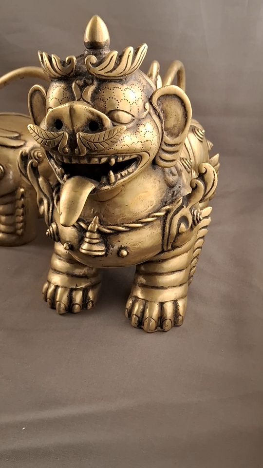 Tibetan Pair of Lion Feng Shui Lions Foo Fu Dog Guardian Yellow Color Singha Brass Statue Figure Nepal