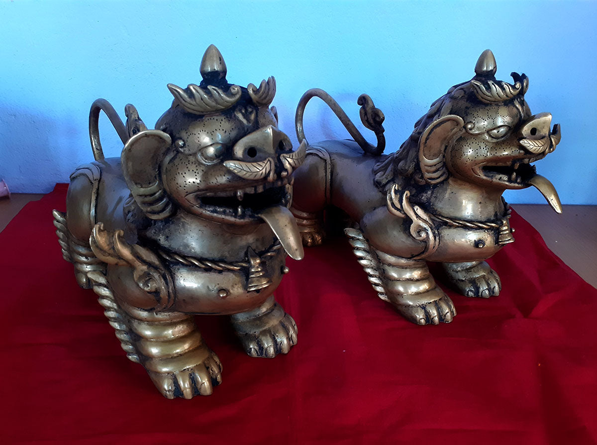 Tibetan Pair of Lion Feng Shui Lions Foo Fu Dog Guardian Singha Brass Statue Sculpture Nepal free