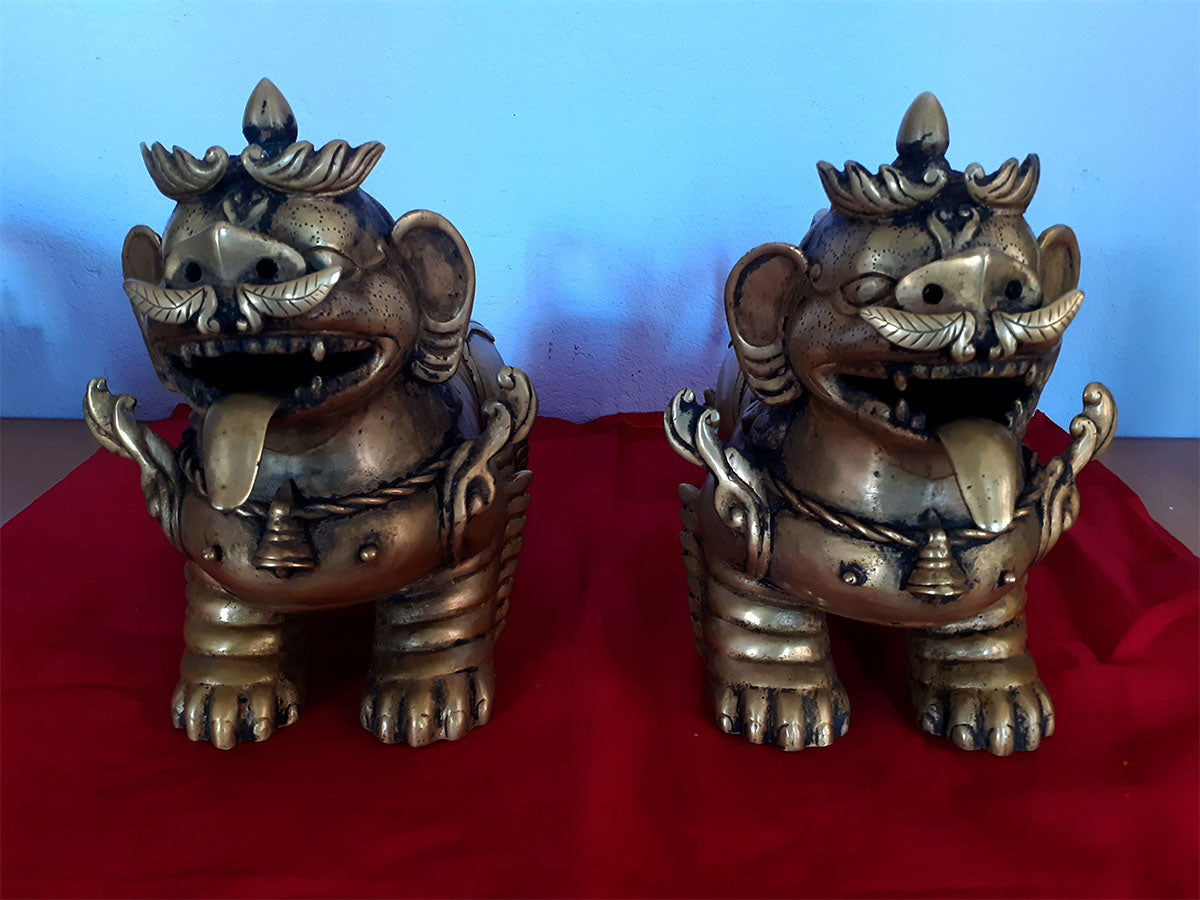 Tibetan Pair of Lion Feng Shui Lions Foo Fu Dog Guardian Singha Brass Statue Sculpture Nepal free