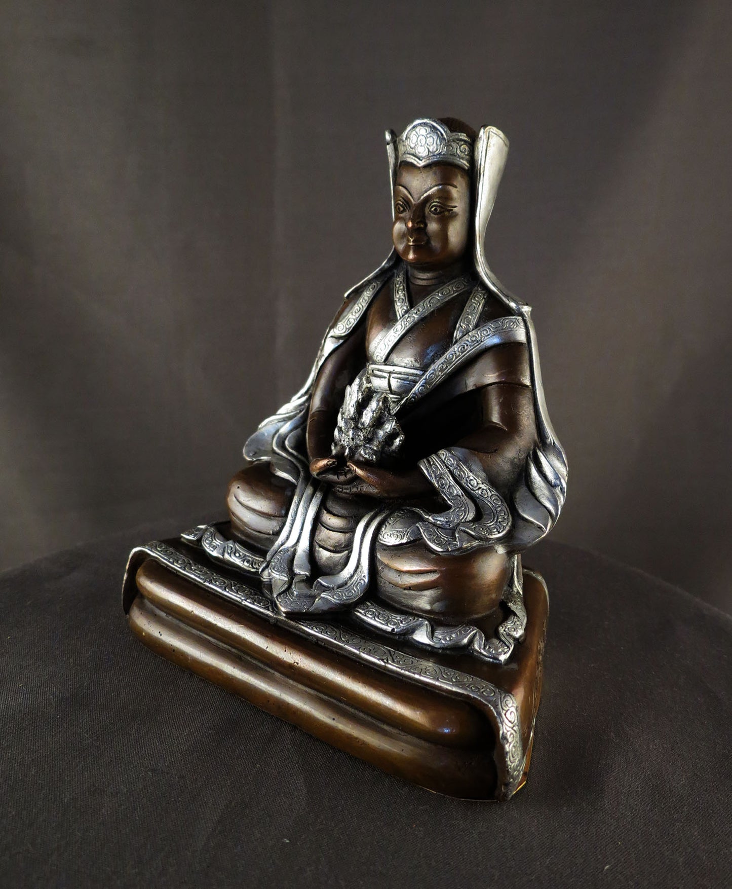 Buddhism Tibetan Guru Gampopa Dakpo Lharje Silver Oxide Copper Statue Sculpture free