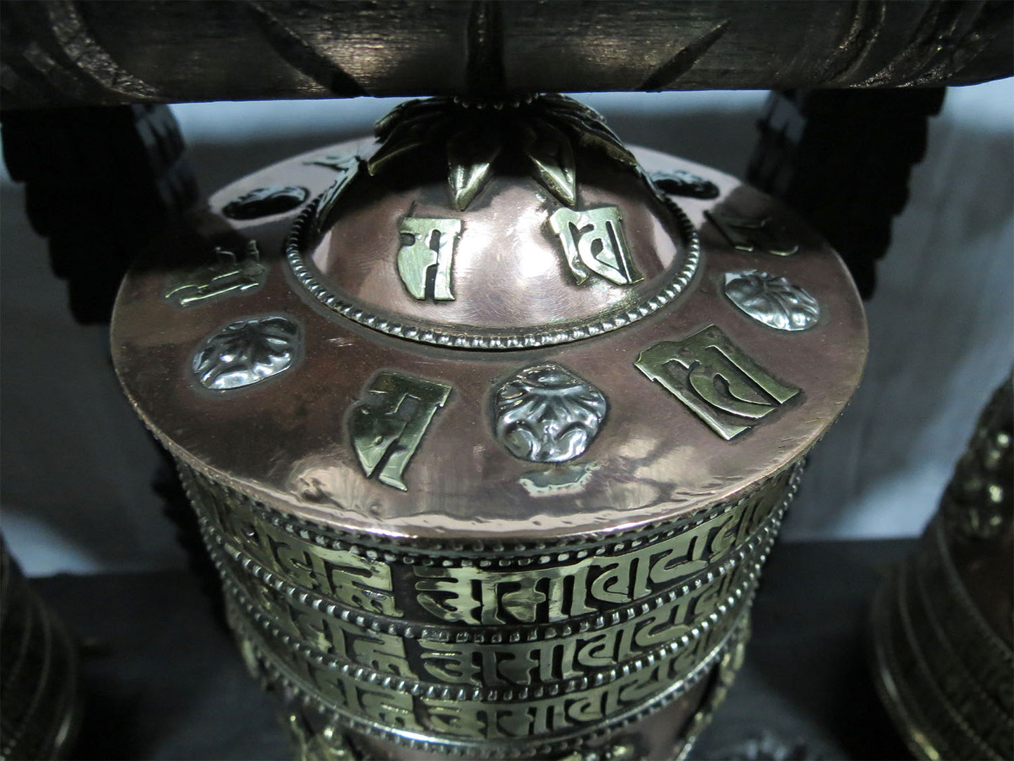 Tibetan Buddhism Copper Prayer Wheel - Om Mani Padme Hum Mantra, Ritual 8 Auspicious lucky Signs