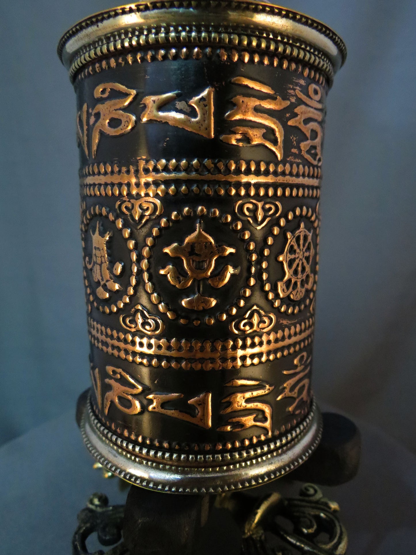 Tibetan Buddhism 8 Auspicious Sign Om Mani Padme Hum Mantra Copper Oxide Handmade Prayer Wheel free