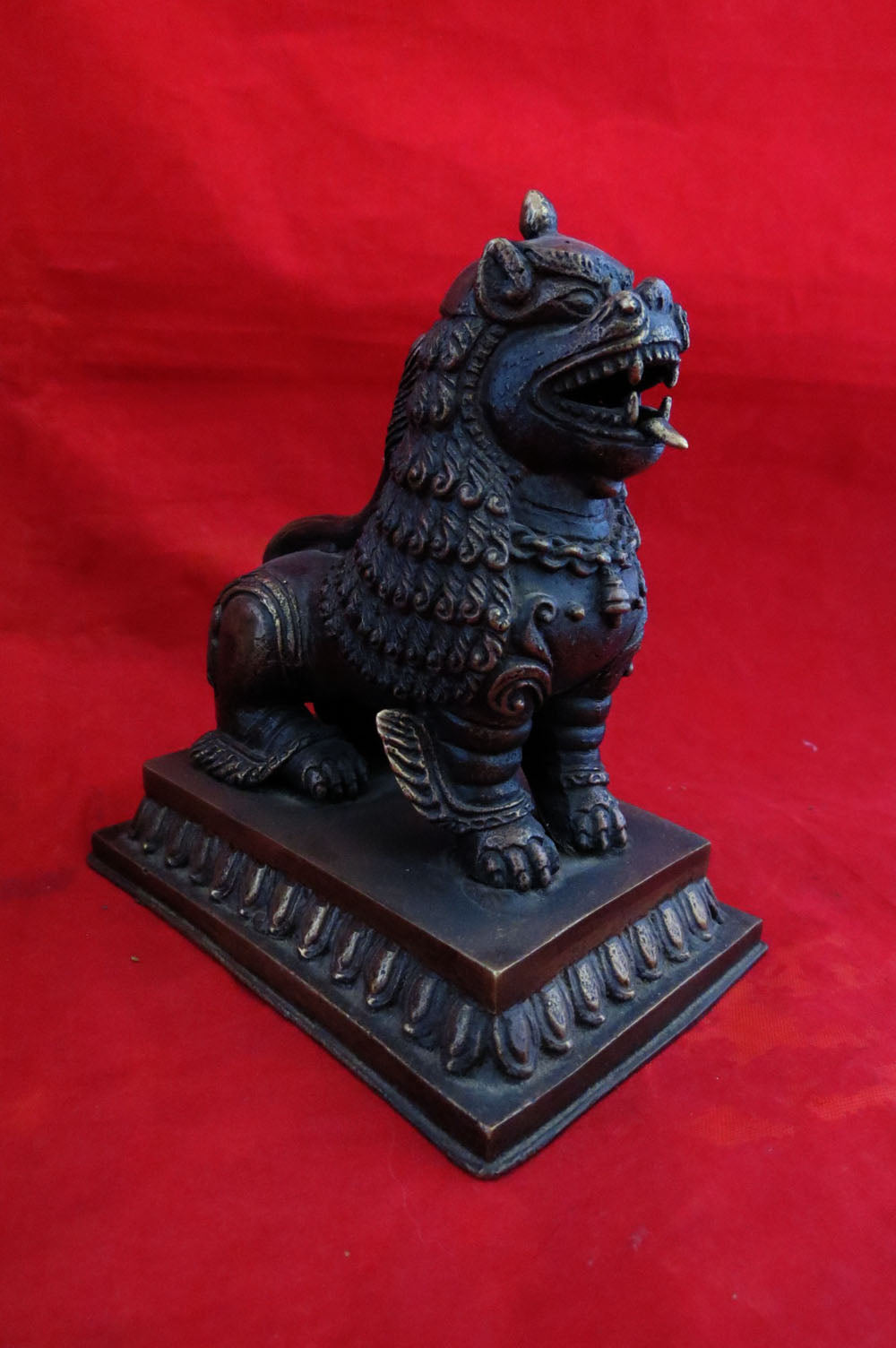 Protector Singha Pair of Lion Feng Shui Lions Foo Fu Dog Guardian Lion Statue Sculpture