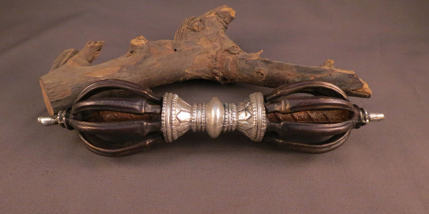 Tibetan Altar Brass Silver Oxide Vajra/Dorje Thunderbolt Nepal free