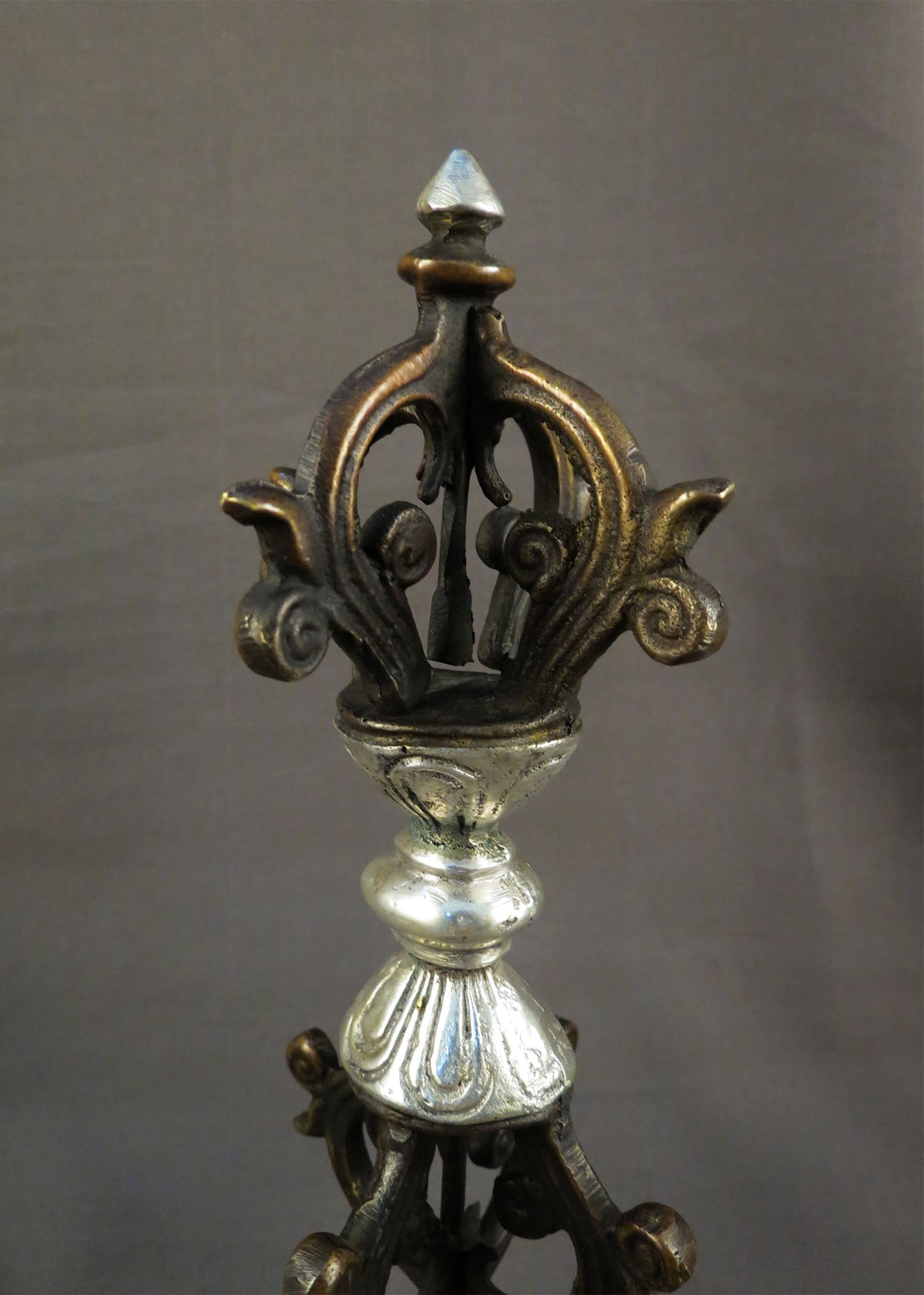 Tibetan Ritual Table Stand Silver Oxide Brass Dorje/Vajra Thunderbolt Nepal free