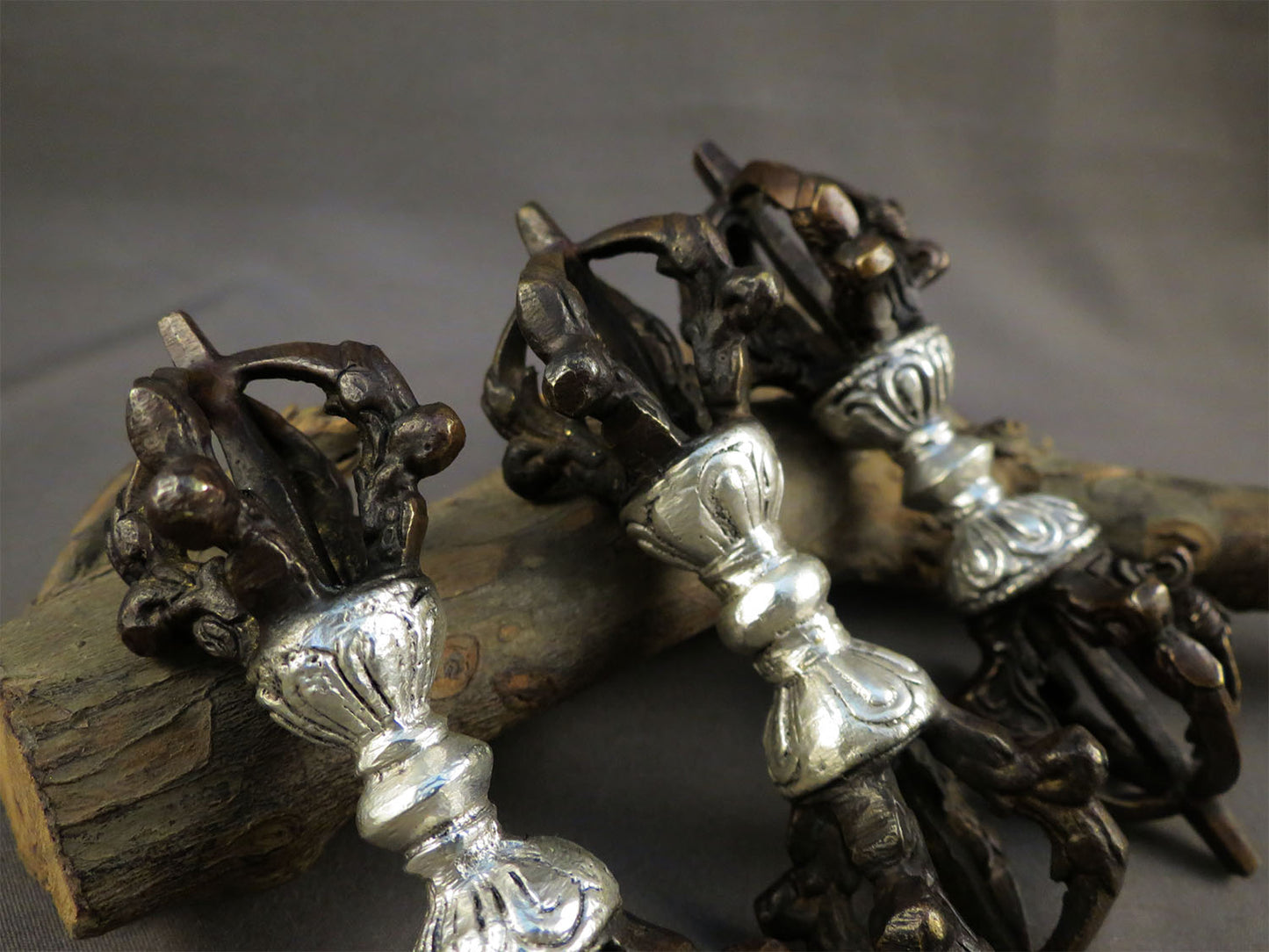 Tibetan Buddhism Ritual Altar Silver Oxide 3 Pcs Brass Vajra/Dorje Thunderbolt Nepal free