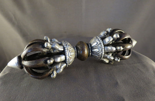 Tibetan Buddhism Ritual Spiritual Tantric Altar Tools Shrines Silver Oxide Brass Double Dorje/Vajra Thunderbolt Gift Nepal free