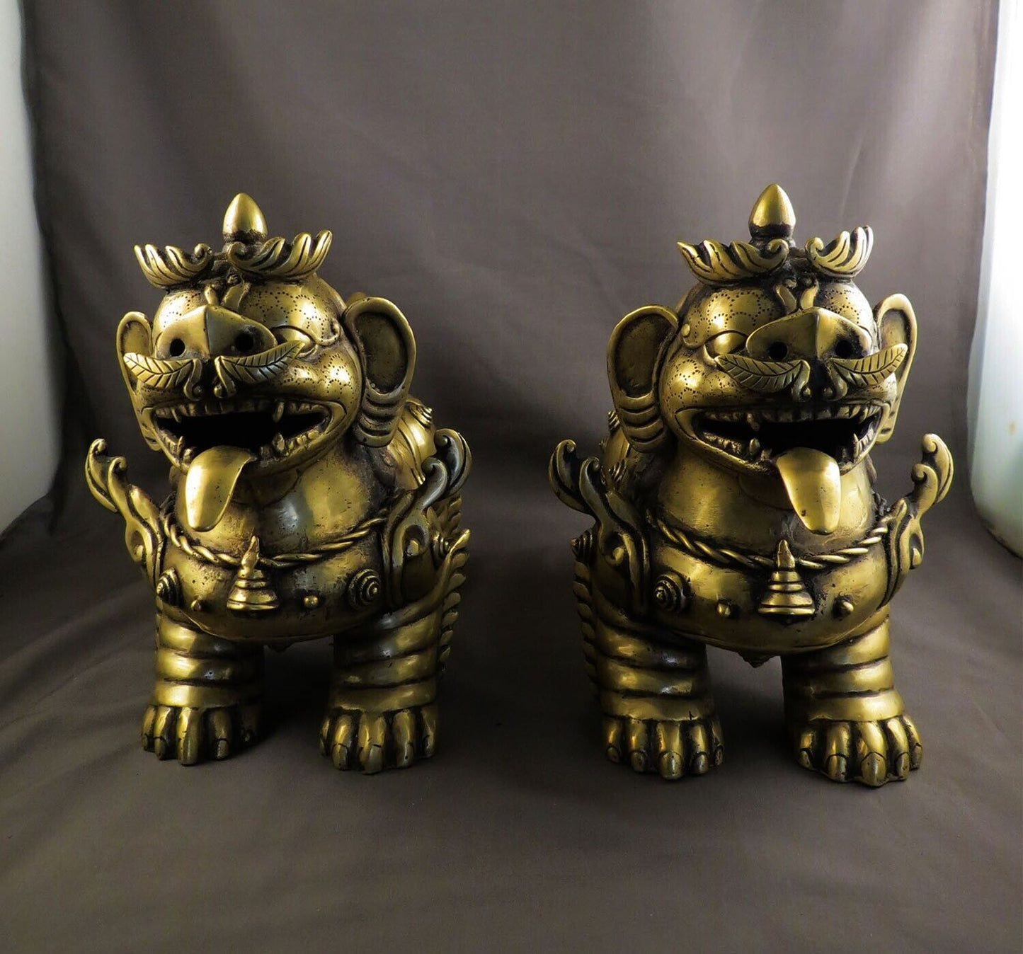 Tibetan Pair of Lion Feng Shui Lions Foo Fu Dog Guardian Yellow Color Singha Brass Statue Figure Nepal